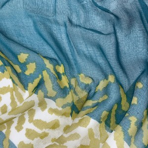 Women Square Shawl 90% Modal 10% Silk Blended Fashion Warm Printed Scarf