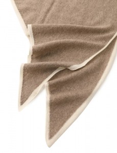 OEM service hotsale knitted Solid color amice ladies cashmere Triangle scarf with heterochromatic edges