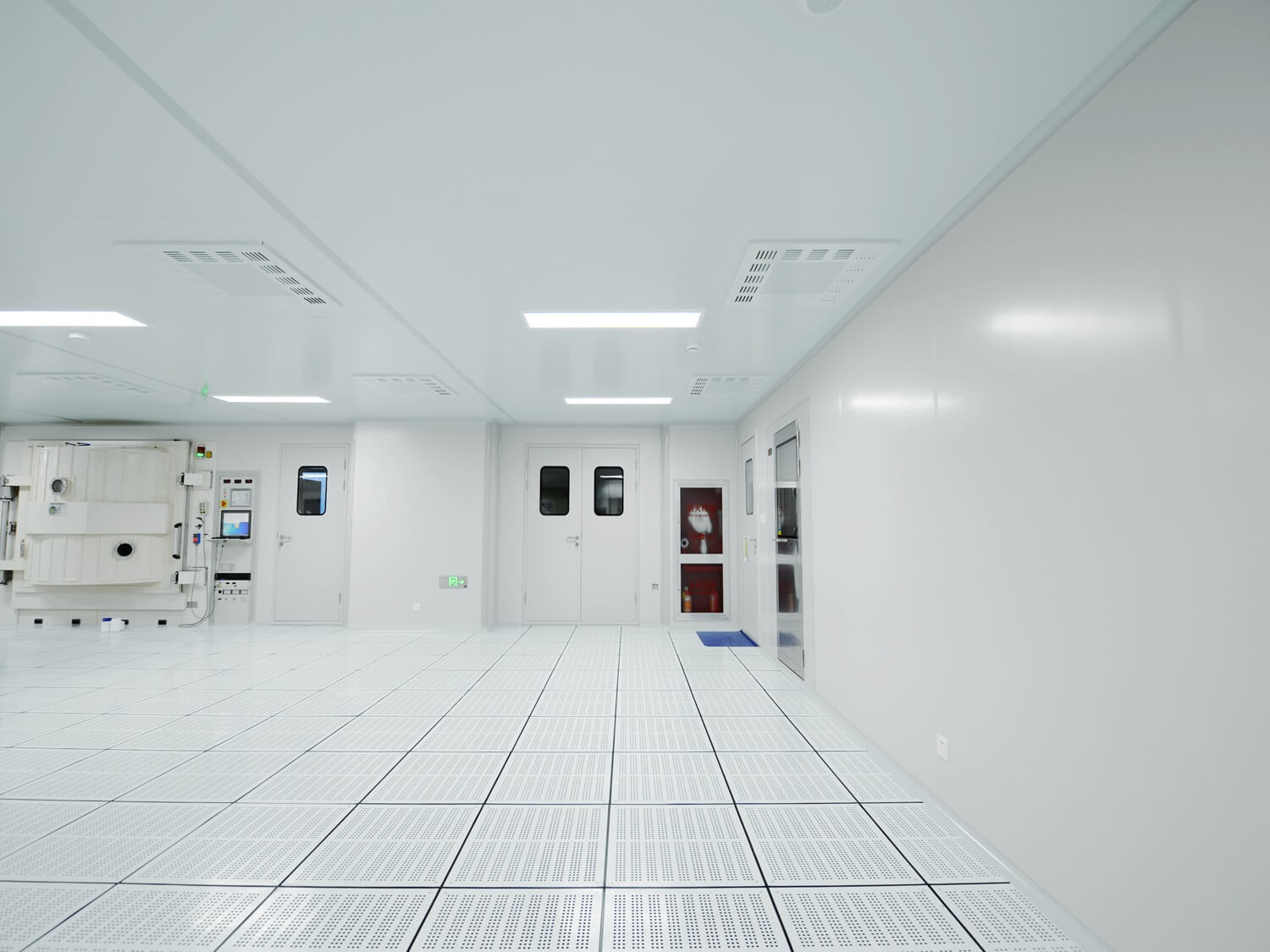 WHAT MAJORS ARE INVOLVED IN CLEAN ROOM CONSTRUCTION?