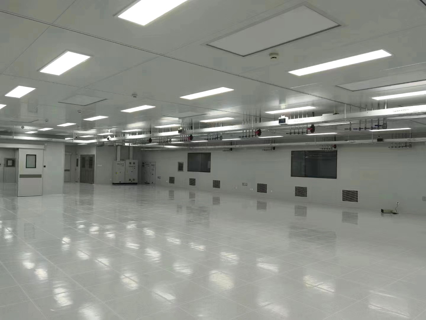4 DESIGN OPTIONS FOR ISO 6 CLEAN ROOM