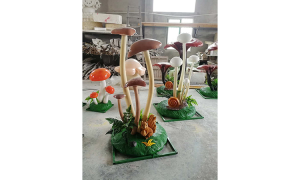 Garden statue & simulation mushroom