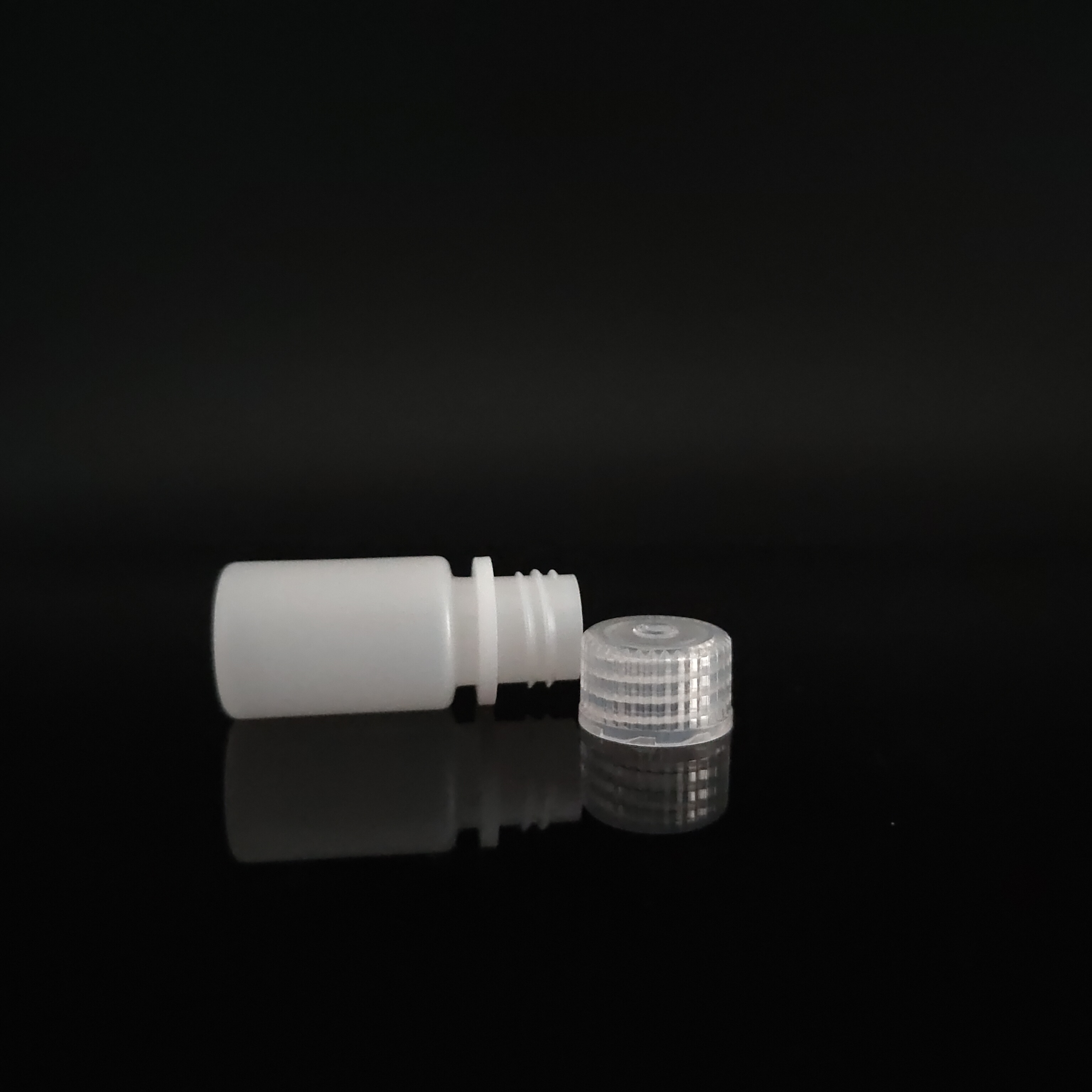 15ml plastic reagent bottles, HDPE, wide mouth, white / brown