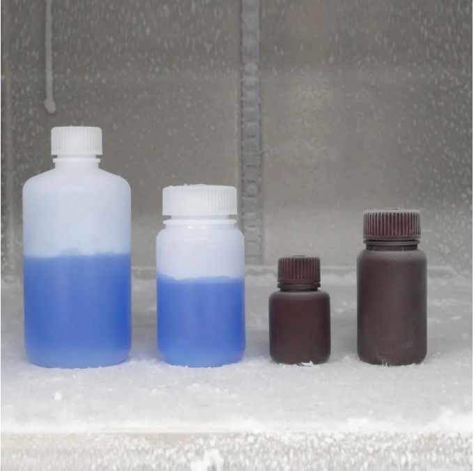 A selezzione è l'applicazione di buttigli di reagenti PP / HDPE