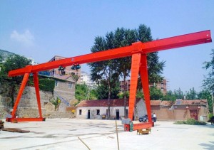 Diversified double-girder overhead crane capable of lifting various heavy objects