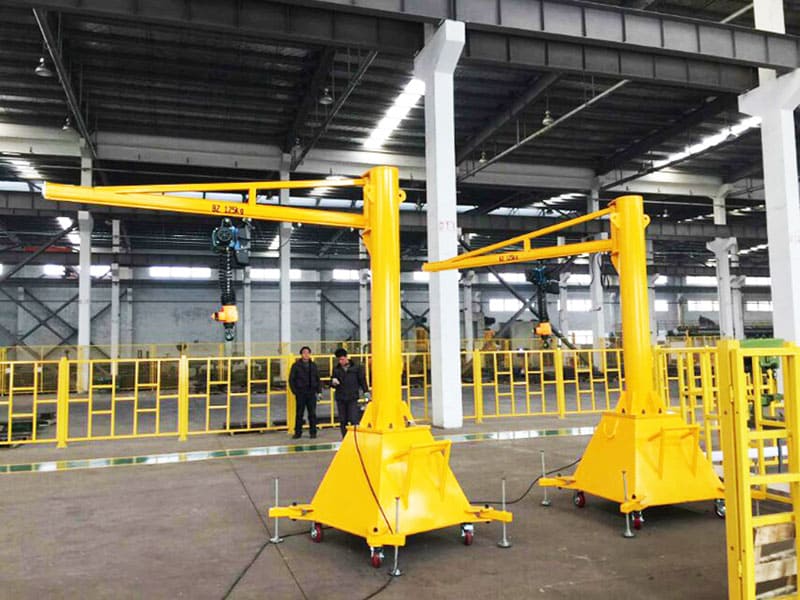 Mobile Jib Crane Used in Manufacturing Plants