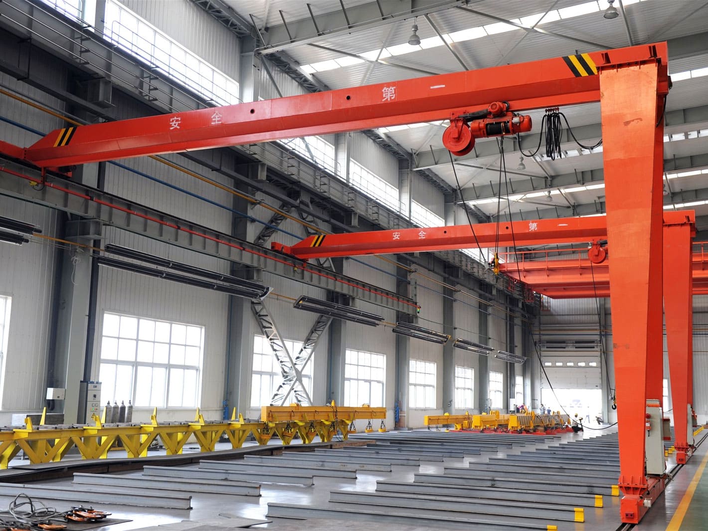 Semi Gantry Crane Serves the Warehouse in Peru