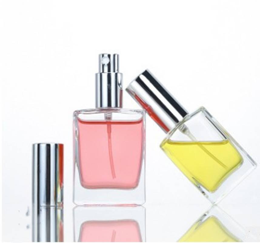 A hot seller of clear glass perfume bottles Featured Image
