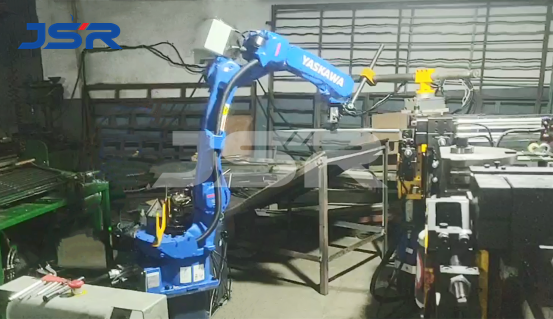 Automatic assembly line loading and unloading system