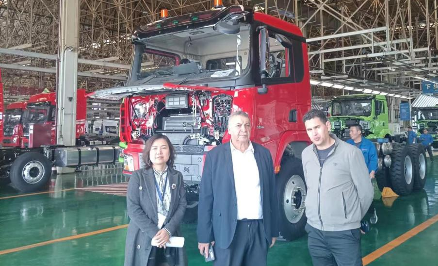 Algerian customers come to visit the company