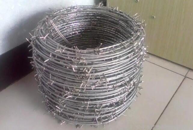 What are the specifications of the barbed rope