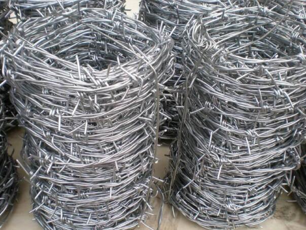The blade barbed rope should be stored away from damp and sun protection