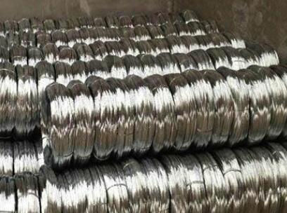 Galvanized treatment of large roll galvanized wire surface
