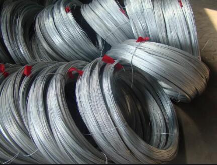 Strapping of large rolls of galvanized wire
