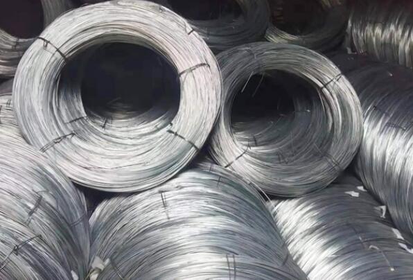 The wide application of large roll galvanized wire in production