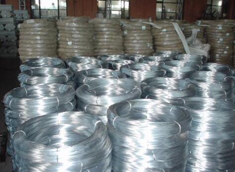 Treatment of large rolls of galvanized wire before galvanizing