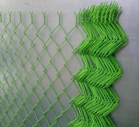 Hook mesh material characteristics determine its use value