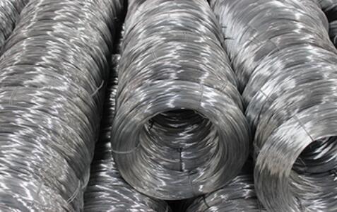 What is the difference between hot plated wire and cold plated wire?