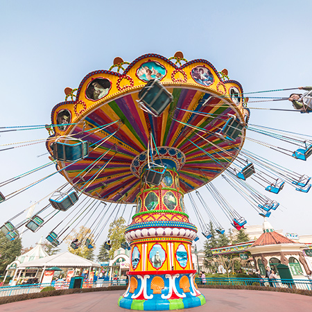 What should we pay attention to when investing in  amusement parks