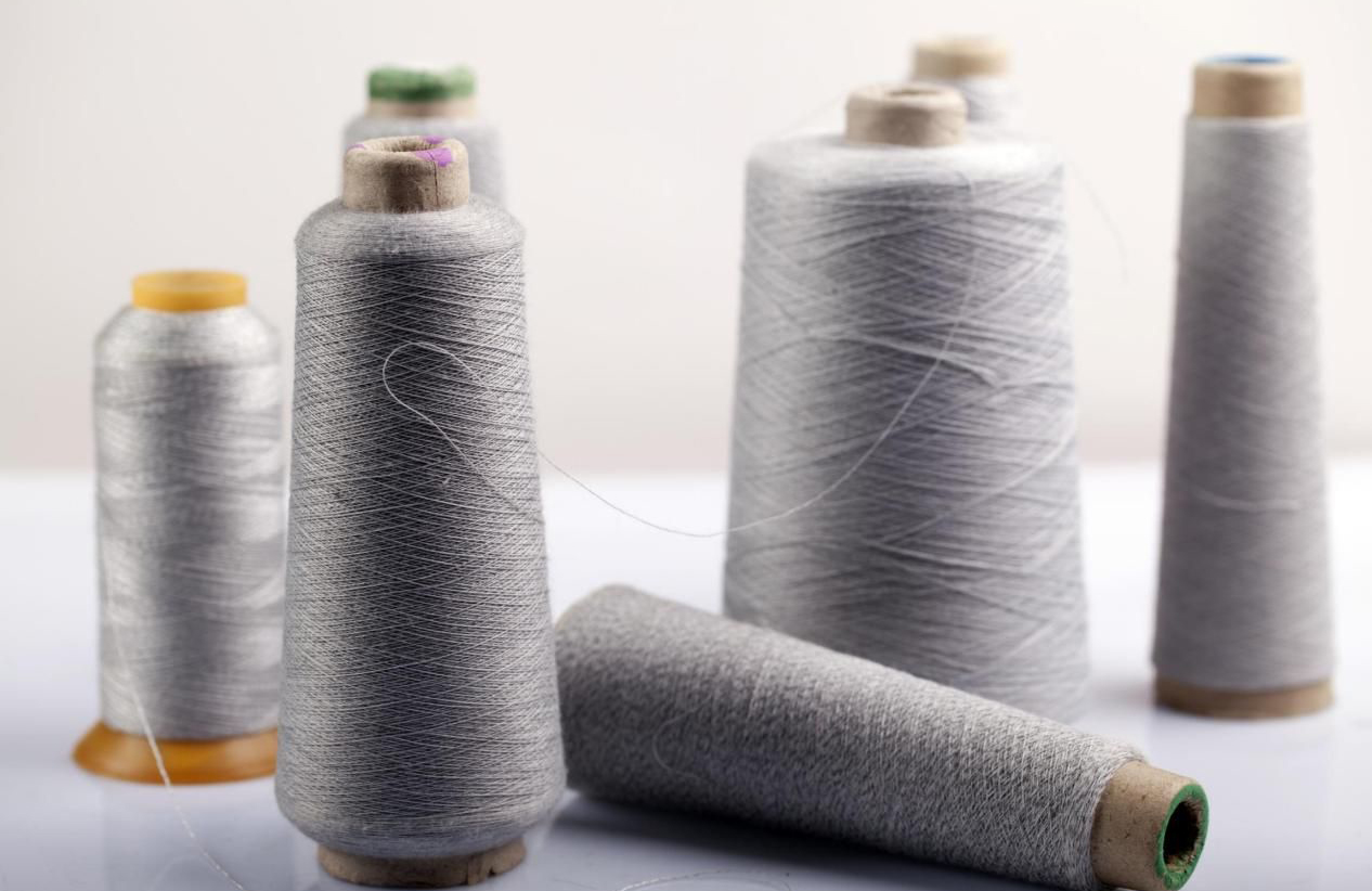 Conductive yarns and cables  for smart textiles