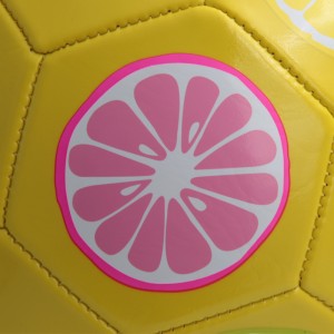 כדורגל כדורגל ישיר במפעל עם לוגו אלוף
