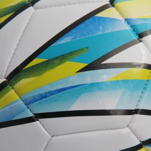 Balón de fútbol: clásico ideal para entrenar.Diámetro de 21,5 cm.
