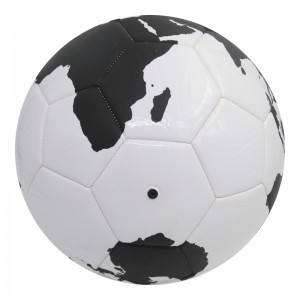 Futbol Topu – Zamansız Oyun için Klasik Tasarım