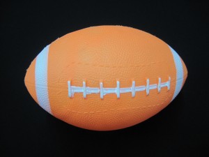 Мяч для амерыканскага футбола / рэгбі–звычай ПВХ, бывае розных дызайнаў