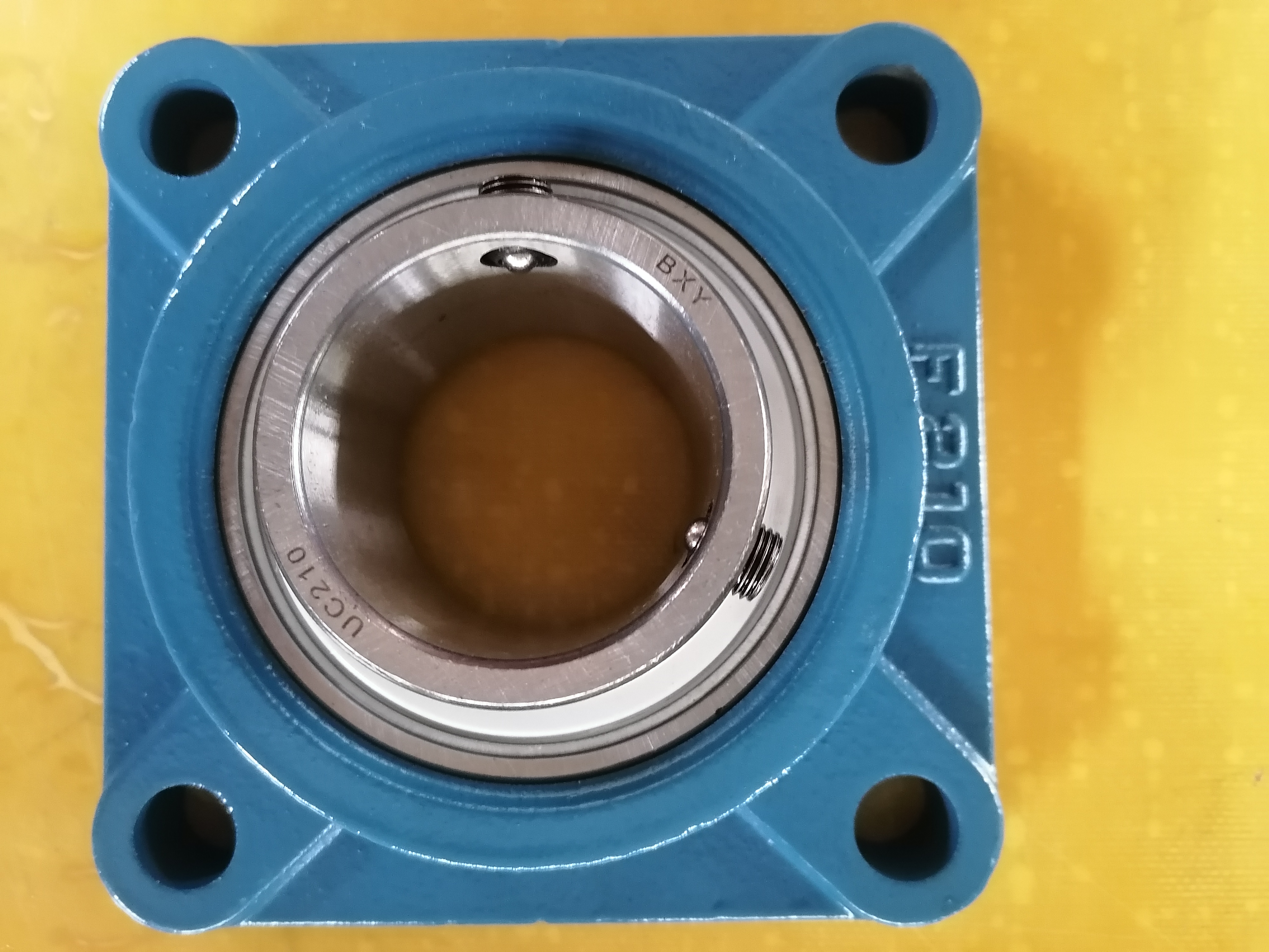 F seal pillow block bearings with china good quality