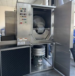 Ultra Shot Cryogenic Deflashing/Degrading Machine (Cryogenic Deflashing Machine Made in Japan)