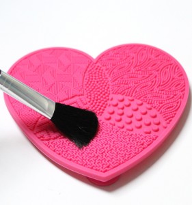 Tapis de maquillage en Silicone en forme de cœur, tampon de nettoyage pour brosse à ventouse