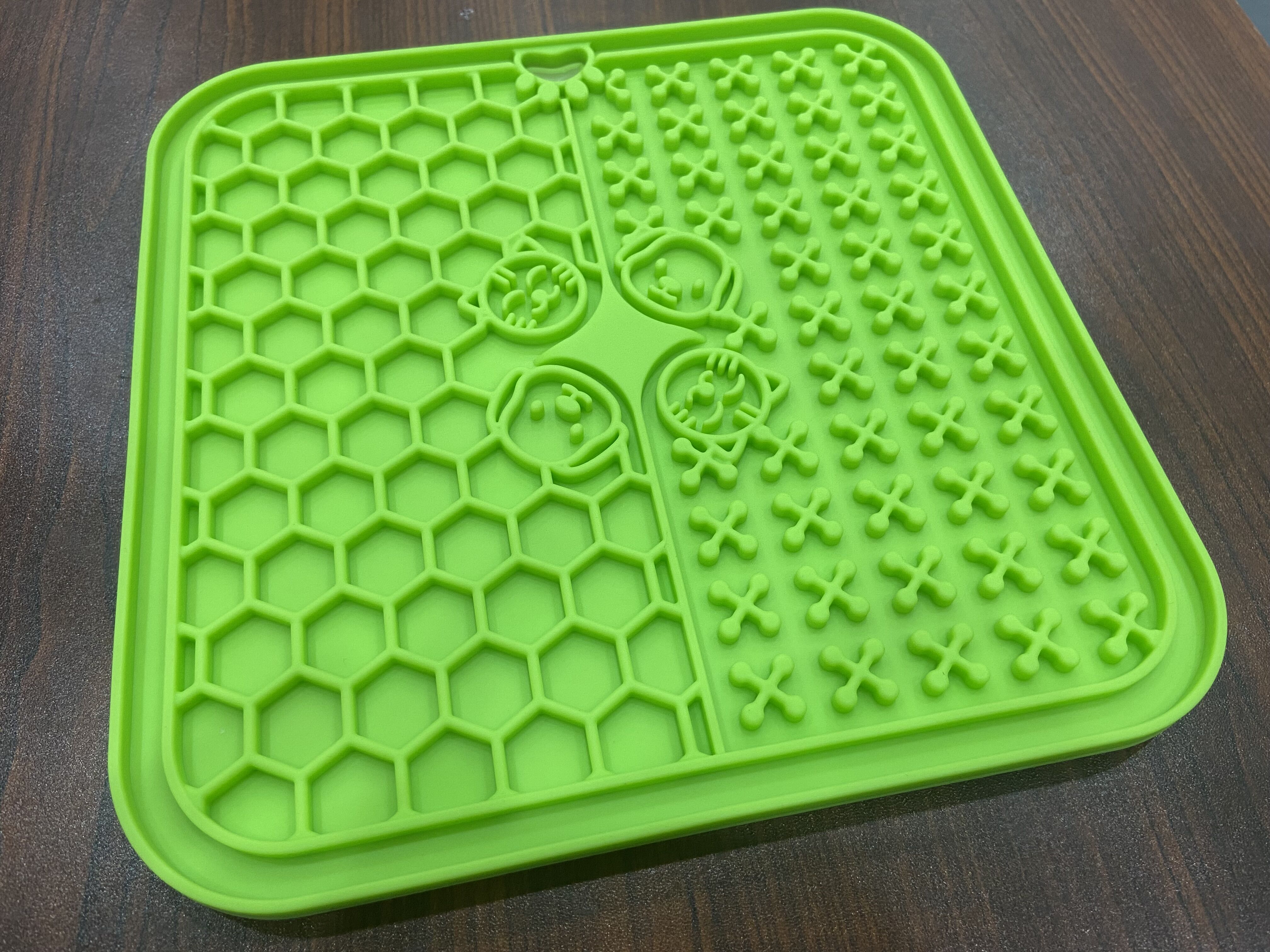 The newest – silicone pet lick mats