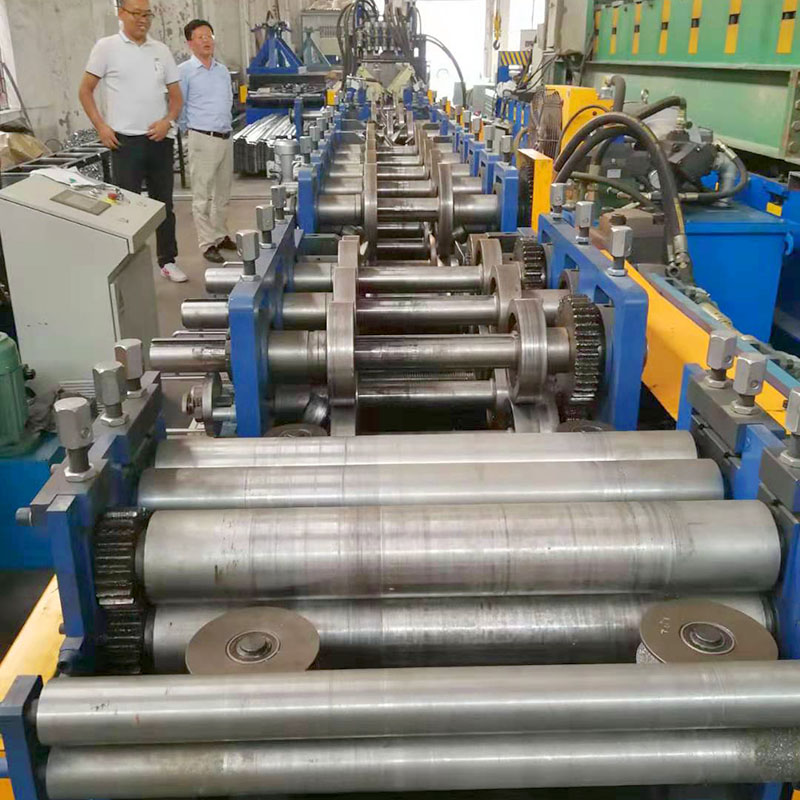 ഷാങ്ഹായ് SIHUA ഗുണനിലവാരവും കസ്റ്റമൈസ്ഡ് ഹോട്ട് സെയിൽ CZ purlin roll forming machine