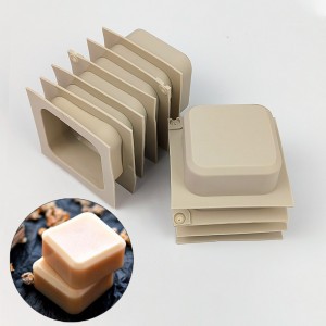 Mold à savon artisanale in silicone quadratu à un foru