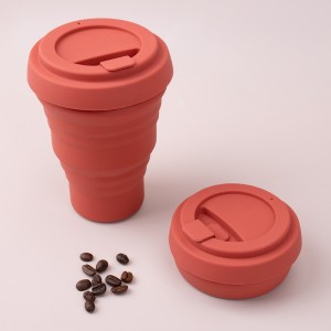 Prenosna silikonska skodelica za kavo