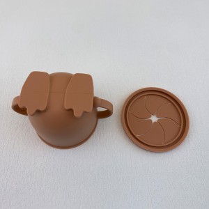 Spill proof baby silicone snack cup