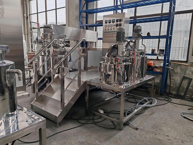 Customer inspection-200L homogenizing mixer/Customer is ready for delivery after machine inspection