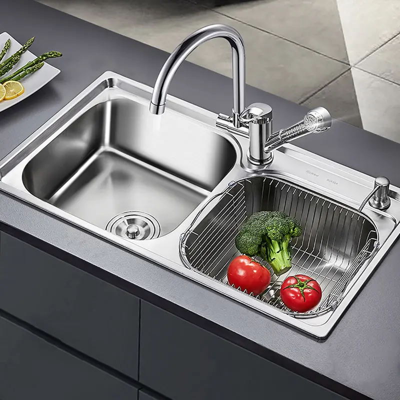 Is it better to choose 201 steel or 304 steel for stainless steel kitchen sink?