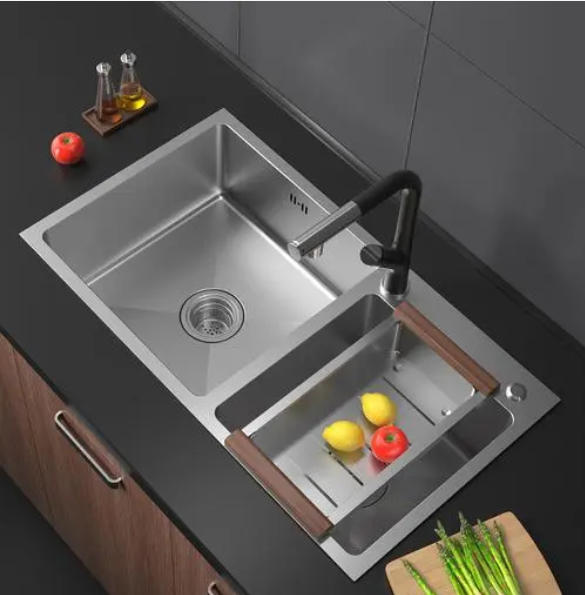 What’s the advantages of stainless steel sinks and their market development？