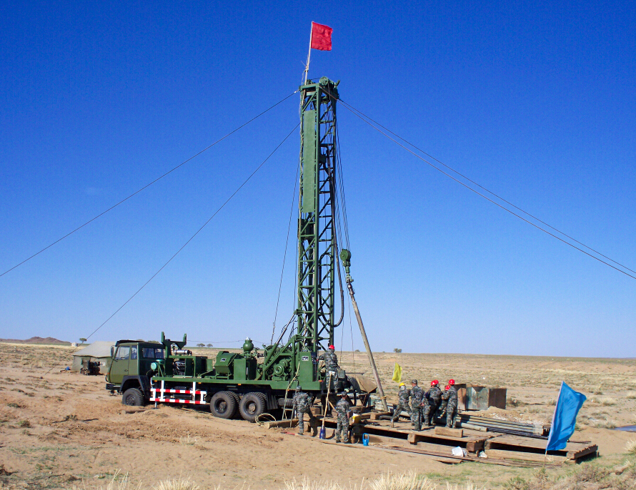 Maintenance of crawler of water well drilling rig