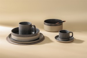 Two-colored Porcelain Saucer and Cup Set