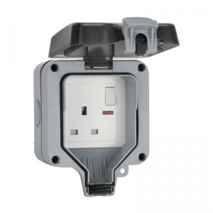 British Standard Hot Sale IP66 Waterproof Dustproof Electrical Switch Socket