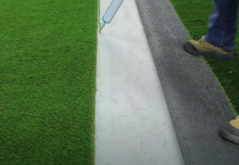 Artificial turf seam tape: an important part of improving the quality of artificial turf.