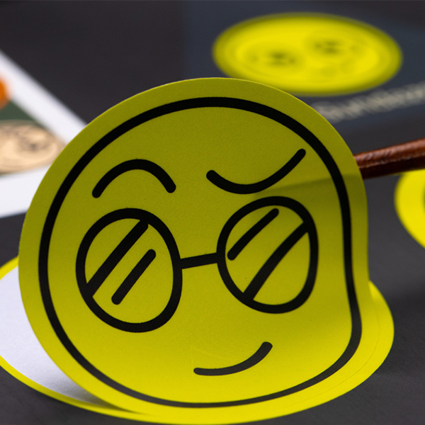 Round Waterproof Custom Yellow Cute Vinyl Smiley Face Sticker