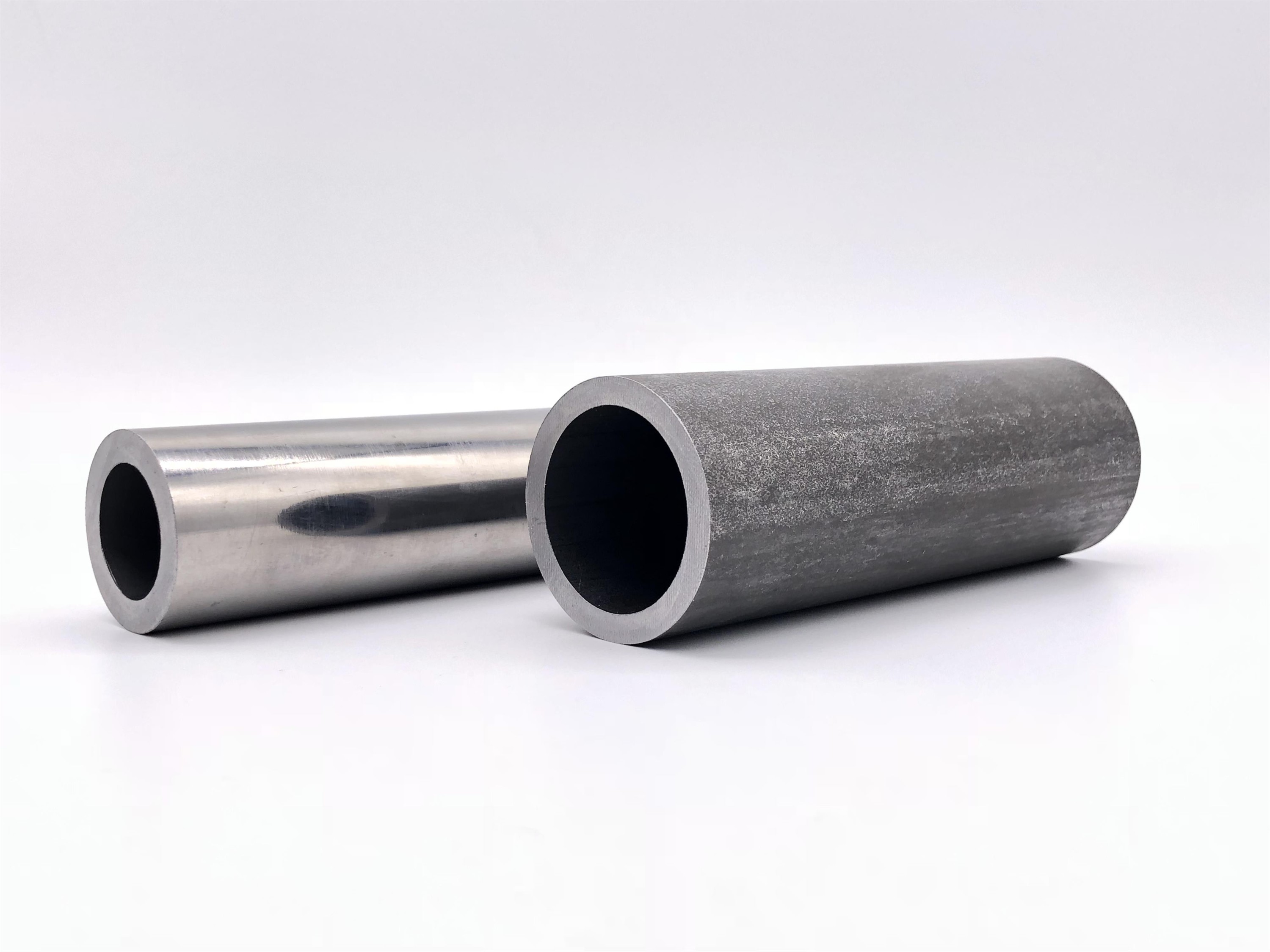 What are the factors that influence the straightness of seamless steel tube?