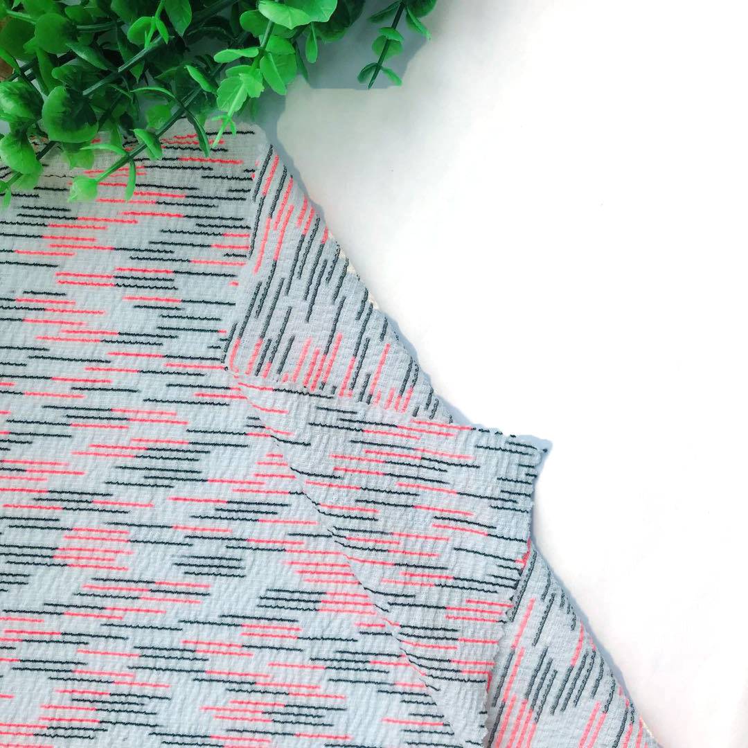 Obľúbená dizajnová polyesterová Champray tkanina s efektným mini prúžkom