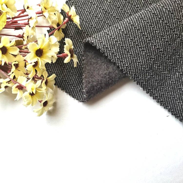 desain anyar pola jarum kasar 100 polyester jacquard kain bulu sikat siji sisi kanggo sweter musim dingin