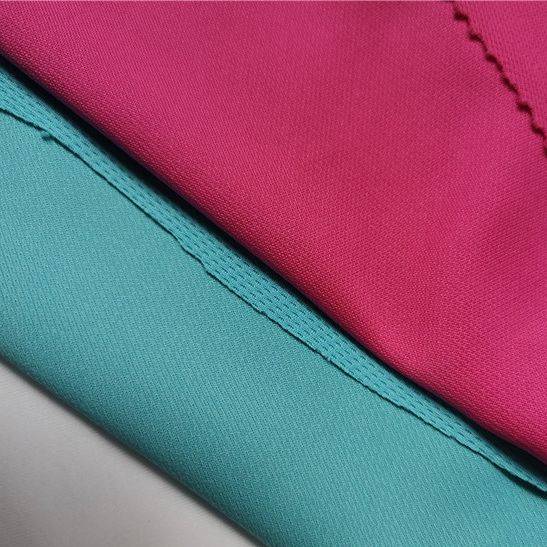 Útková pletená polyesterová tkanina s vtáčími okami absorbujúca vlhkosť a pot