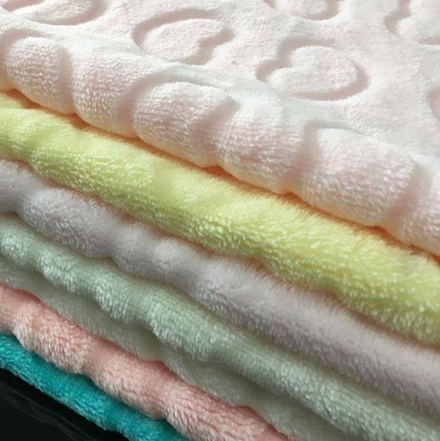 Profesionální zpracování zakázková flanelová dárková deka barvená oboustranně domácí textilií