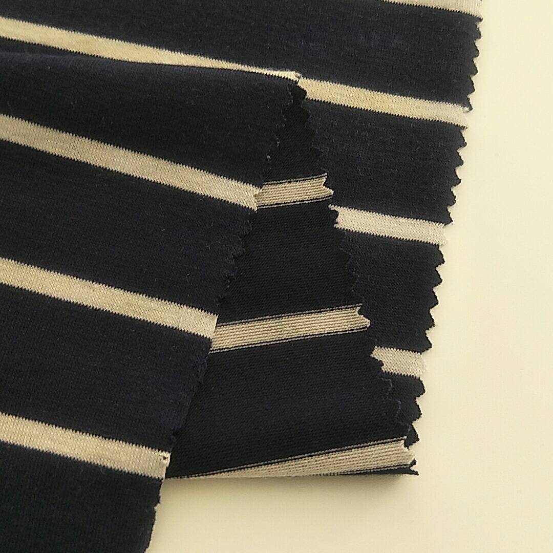högkvalitativt randigt garn färgat polyester single jersey tyg