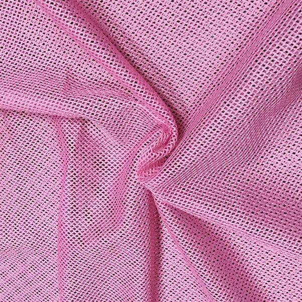 Обработка и индивидуализация основовязаной ткани с ромбической сеткой для спортивной одежды пляжных брюк.